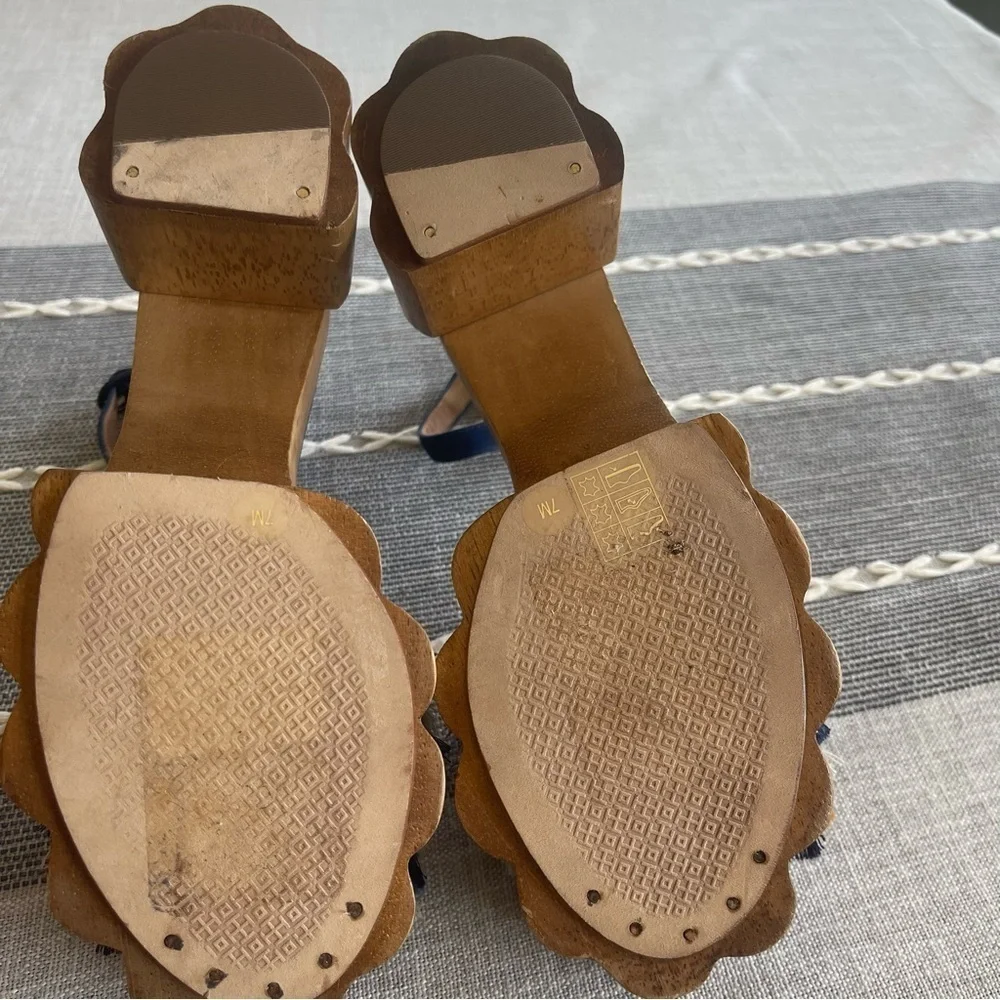 Tory Burch Alma Platform Sandals Heels Size 7 Fringe Suede Wooden Block Heel